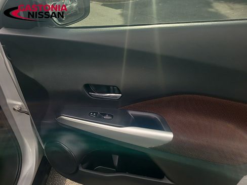 Used 2019 Nissan Kicks SR w/ Interior Electronics Package image 19