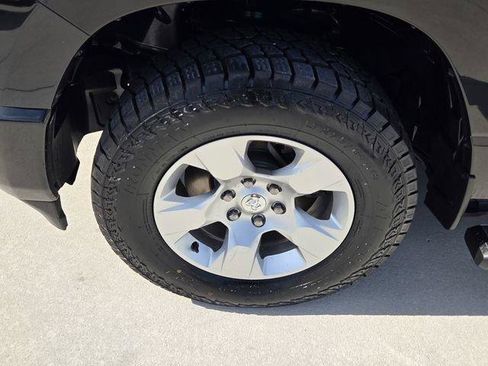 Used 2019 RAM 1500 Big Horn AWD/4WD image 9