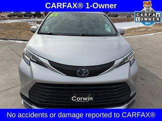 Used 2022 Toyota Sienna LE video 2