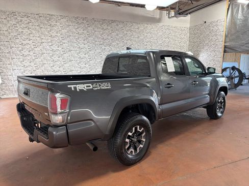 Used 2021 Toyota Tacoma TRD Off-Road w/ Technology Package AWD/4WD image 7