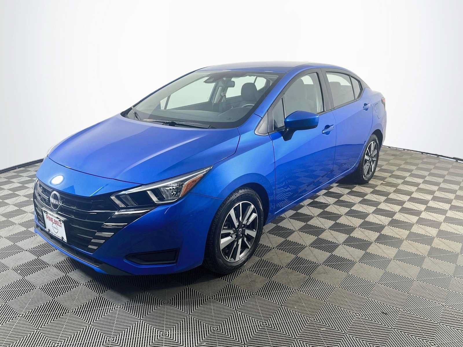Used 2024 Nissan Versa SV FWD image 1