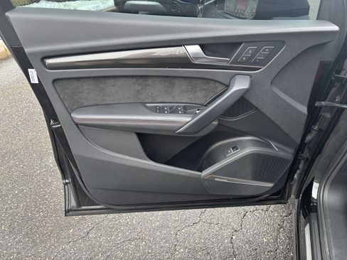 Used 2020 Audi SQ5 Prestige w/ Prestige Package image 6