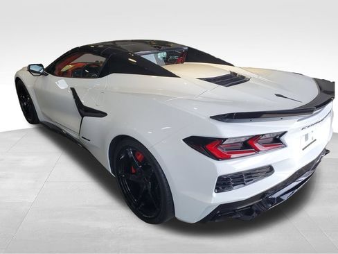 Used 2025 Chevrolet Corvette E-Ray w/ Stealth Interior Trim Package AWD/4WD image 4