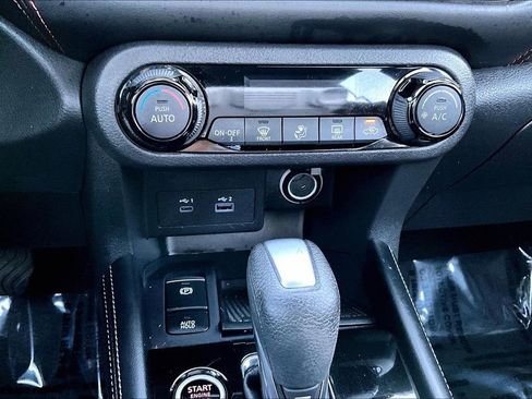 Used 2023 Nissan Kicks SR image 15