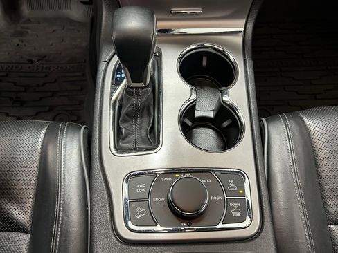 Used 2020 Jeep Grand Cherokee Overland image 23