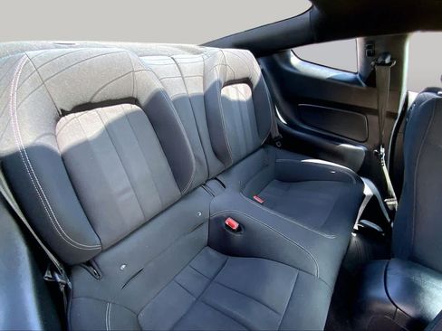Used 2019 Ford Mustang Coupe RWD image 17