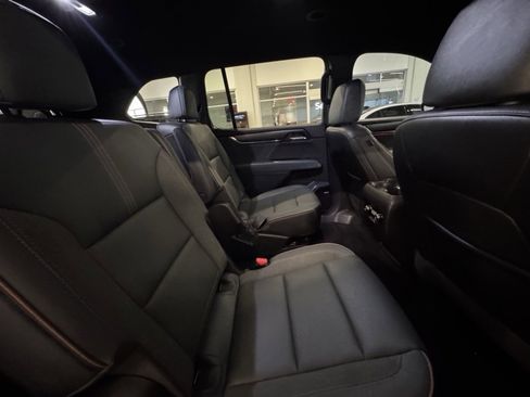 Used 2024 GMC Acadia AT4 image 26