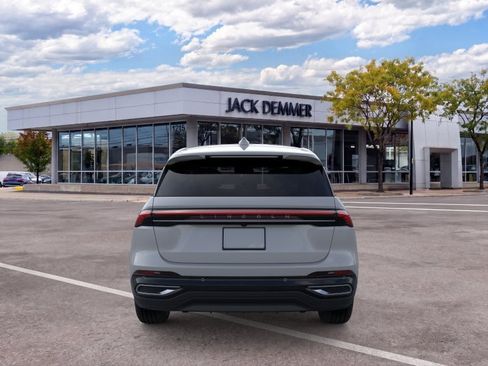 Used 2026 Lincoln Nautilus Premier AWD/4WD image 5