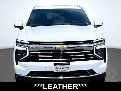 Used 2025 Chevrolet Suburban LT AWD/4WD image 3