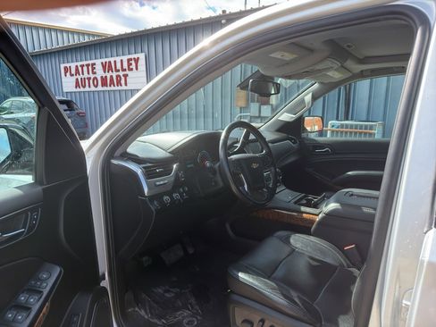 Used 2019 Chevrolet Tahoe Premier AWD/4WD image 12