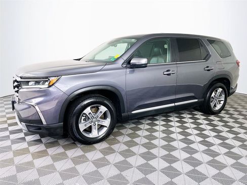 Certified 2025 Honda Pilot EX-L image 4