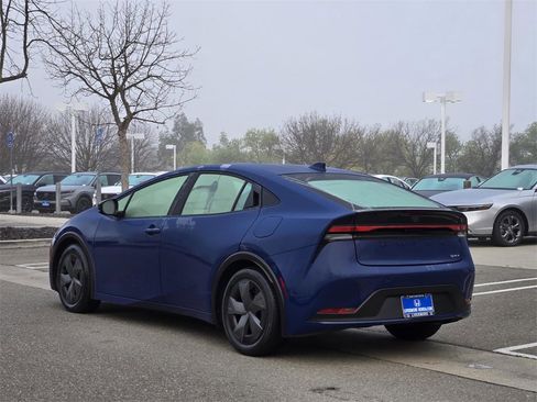 Used 2024 Toyota Prius LE image 6