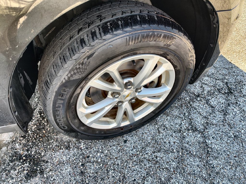 Used 2017 Chevrolet Equinox LS AWD/4WD image 4