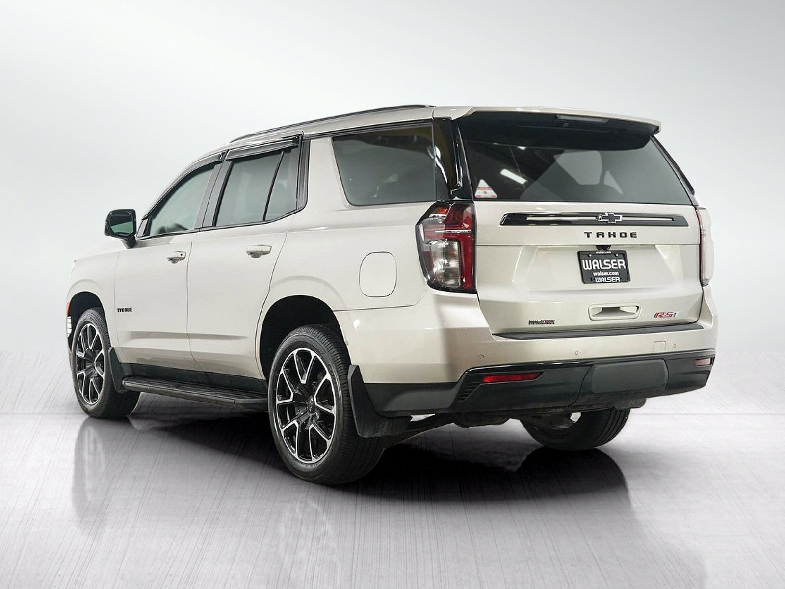 Used 2024 Chevrolet Tahoe RST w/ Luxury Package AWD/4WD image 3
