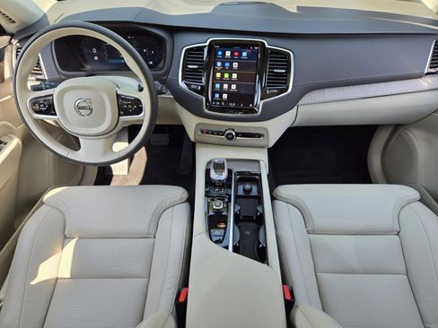 Certified 2025 Volvo XC90 B5 Ultra w/ Protection Package Premier image 27