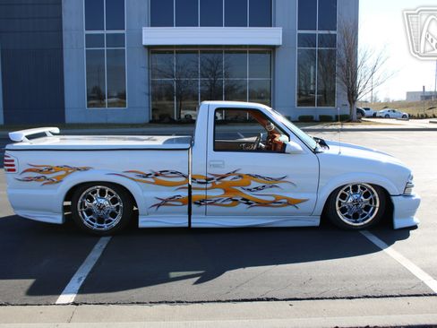 Used 2000 Chevrolet S10 Pickup Xtreme w/ Preferred Equipment Group image 22