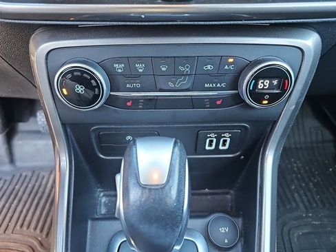 Used 2018 Ford EcoSport SE w/ SE Convenience Package image 22