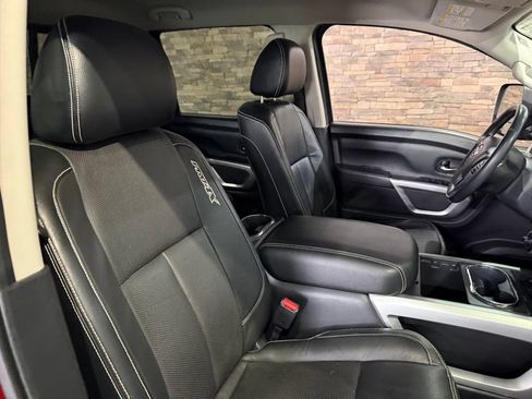 Used 2016 Nissan Titan PRO-4X w/ Pro-4x Convenience Package AWD/4WD image 3