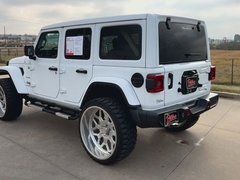 Used 2024 Jeep Wrangler Sahara w/ Technology Group image 7