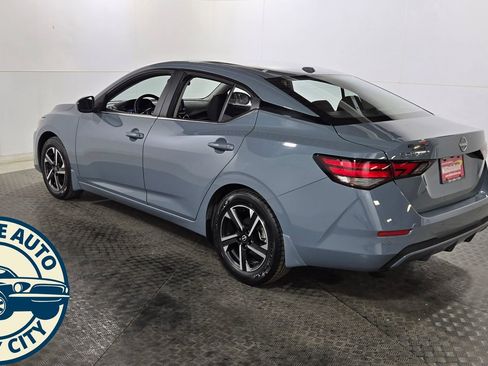Used 2025 Nissan Sentra SV FWD image 5