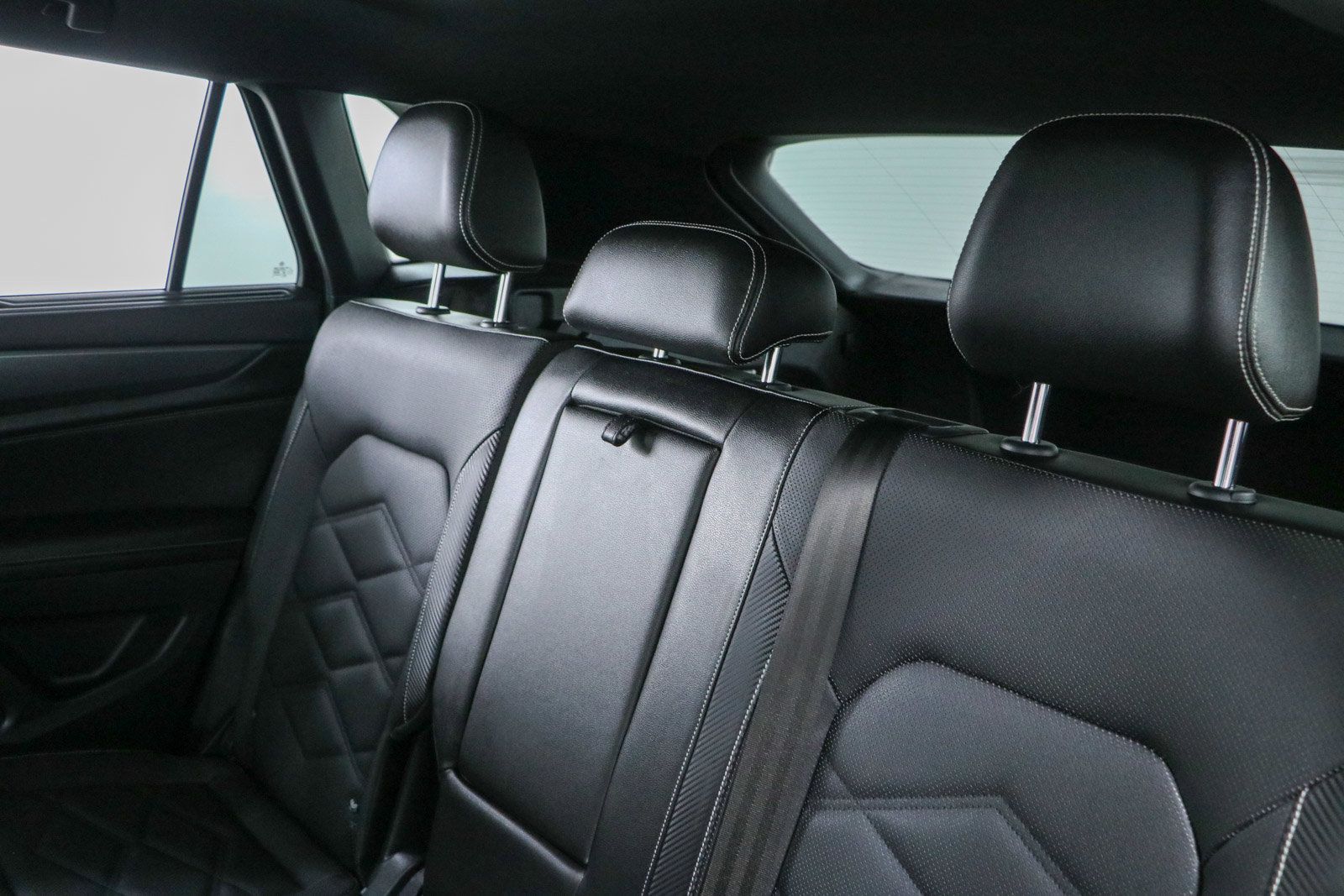 Used 2024 Volkswagen Atlas Cross Sport SE FWD image 25