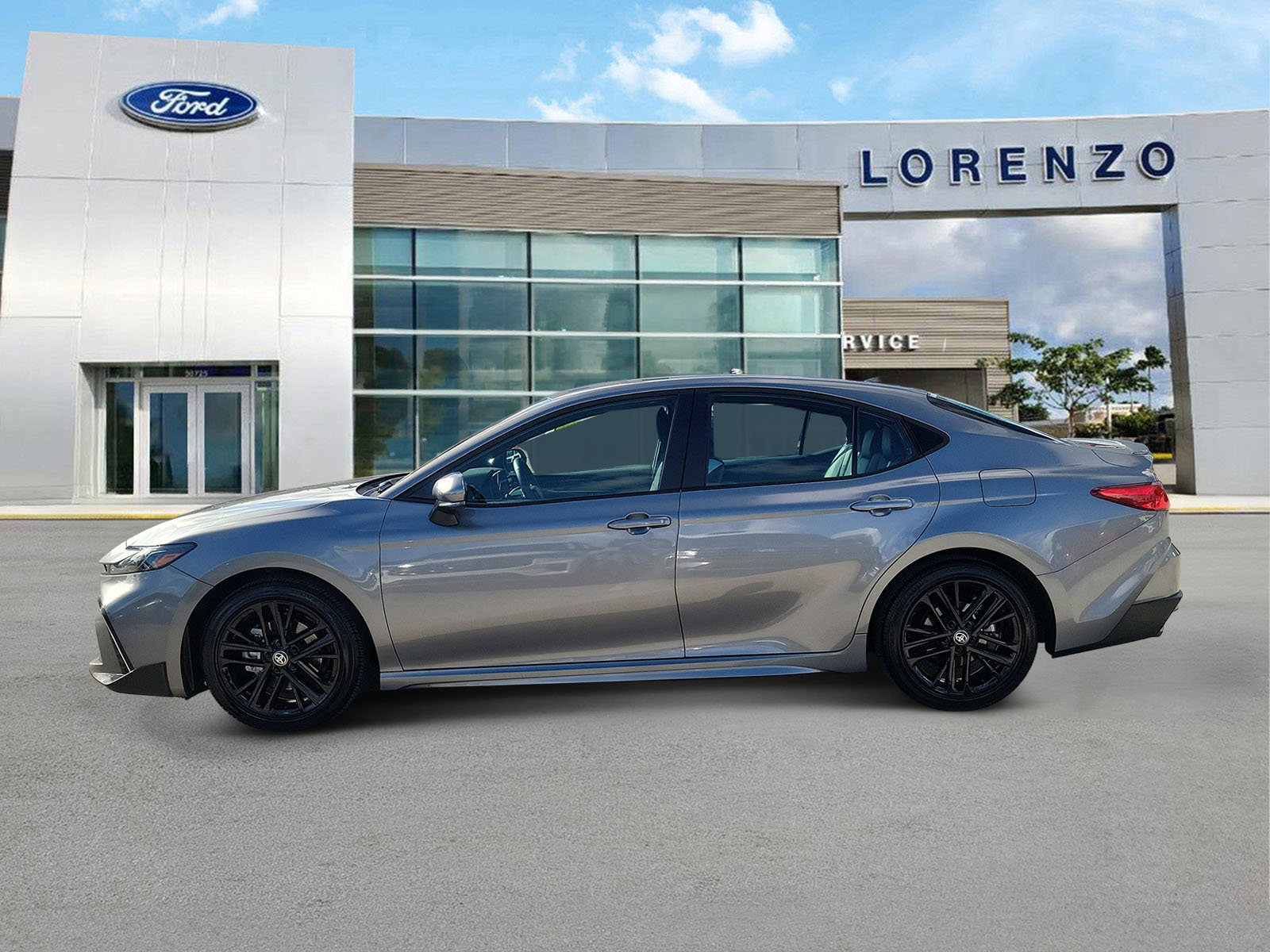 Used 2026 Toyota Camry SE FWD image 8