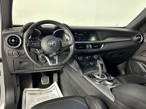 Used 2023 Alfa Romeo Stelvio Veloce AWD/4WD image 19