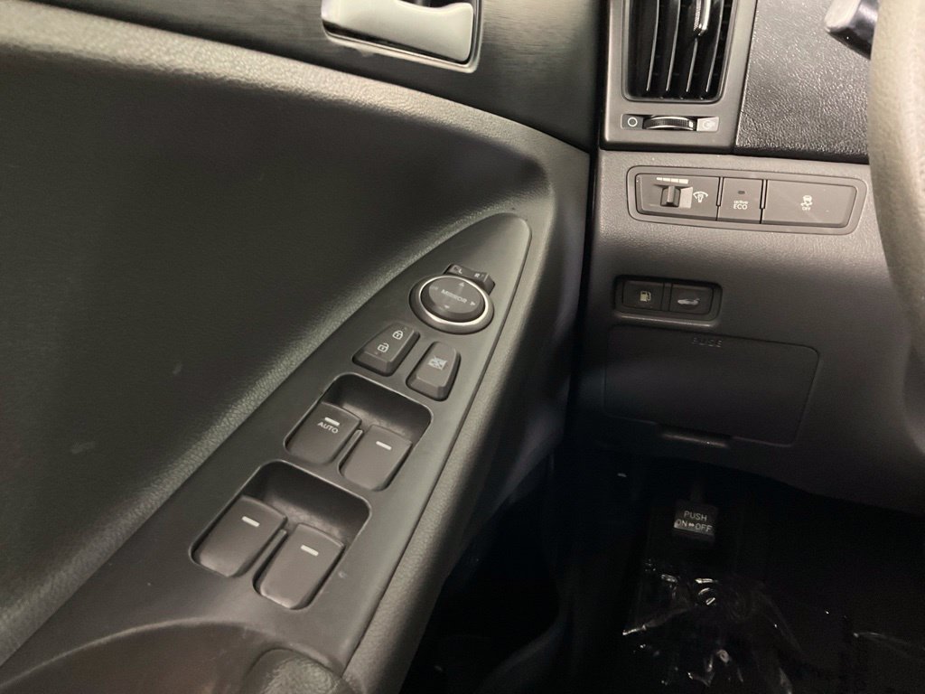 Used 2013 Hyundai Sonata GLS FWD image 19