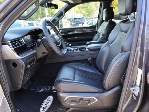 Used 2022 Jeep Wagoneer Series III w/ Convenience Group I image 19