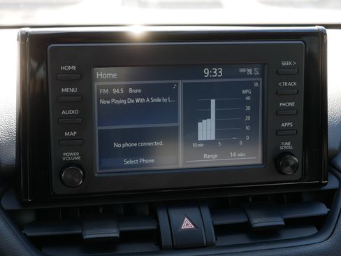 Used 2019 Toyota RAV4 LE w/ Carpet Mat Package AWD/4WD image 22