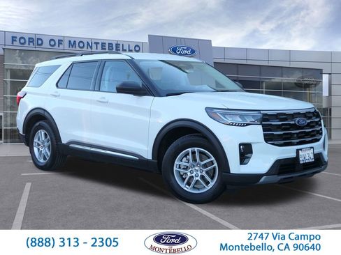 Used 2025 Ford Explorer Active w/ Active Comfort Package image 1