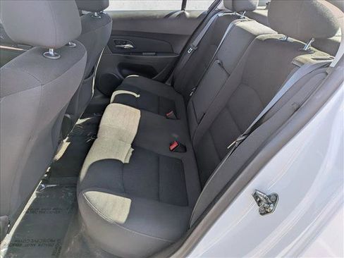 Used 2015 Chevrolet Cruze LT image 16