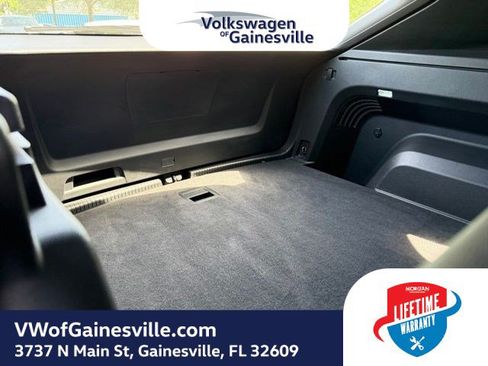 Used 2025 Volkswagen Atlas Cross Sport SE AWD/4WD image 8
