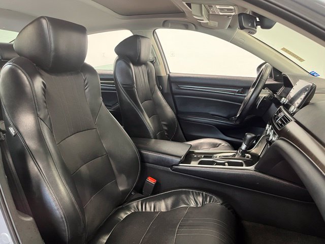 Used 2018 Honda Accord Touring image 10