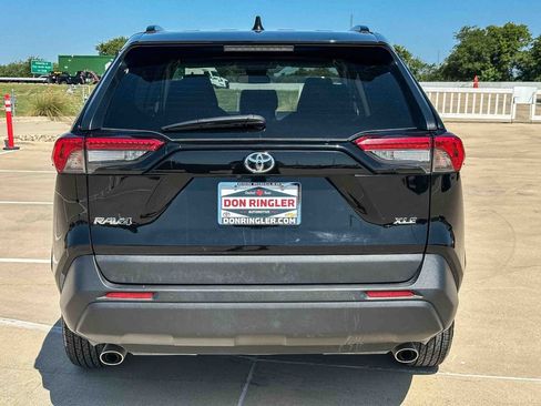 Used 2025 Toyota RAV4 XLE FWD image 4