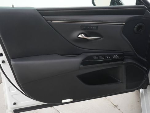 Used 2022 Lexus ES 250 w/ Premium Package AWD/4WD image 19
