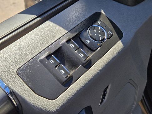 Used 2018 Ford F150 XLT w/ Equipment Group 302A Luxury AWD/4WD image 13