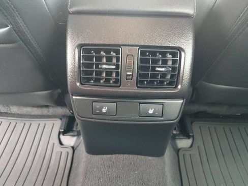 Used 2017 Subaru Outback 2.5i Limited AWD/4WD image 18