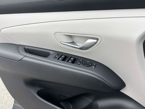 New 2026 Hyundai Tucson SE image 8