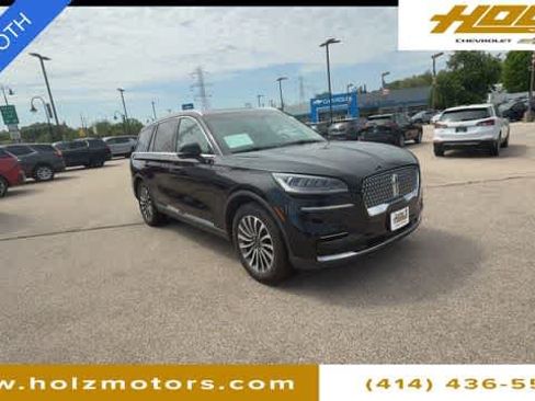 Used 2024 Lincoln Aviator Reserve AWD/4WD image 2