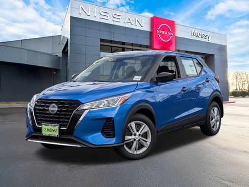 New 2025 Nissan Kicks Play S image 1