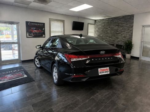 Used 2023 Hyundai Elantra SE FWD image 6