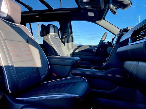 Used 2025 GMC Yukon XL AT4 Ultimate image 22