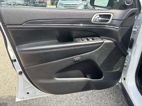 Used 2022 Jeep Grand Cherokee Limited AWD/4WD image 22