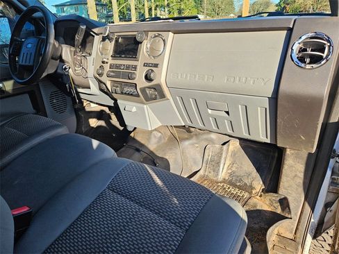 Used 2011 Ford F350 XLT w/ FX4 4X4 Off-Road Pkg image 19