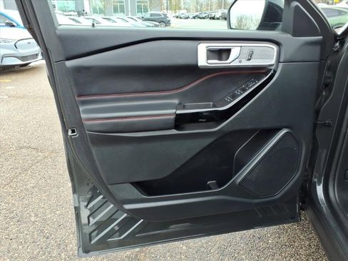 Certified 2023 Ford Explorer ST-Line w/ Class IV Trailer Tow Package image 17