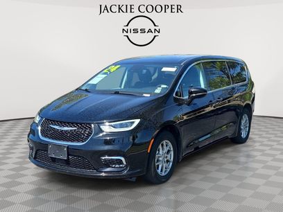 Used 2024 Chrysler Pacifica Touring-L