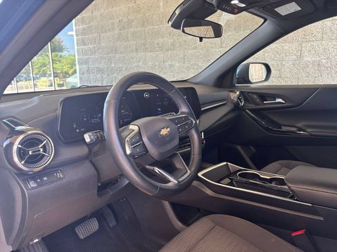 Used 2025 Chevrolet Equinox LT FWD image 34