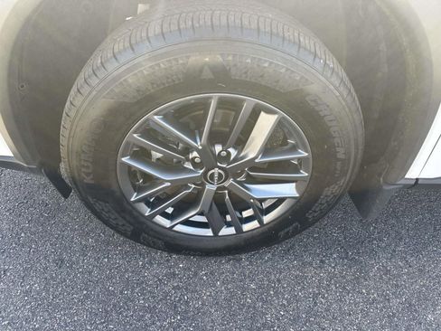 Used 2025 Nissan Rogue S image 7