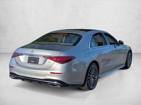 Used 2023 Mercedes-Benz S 500 4MATIC image 3